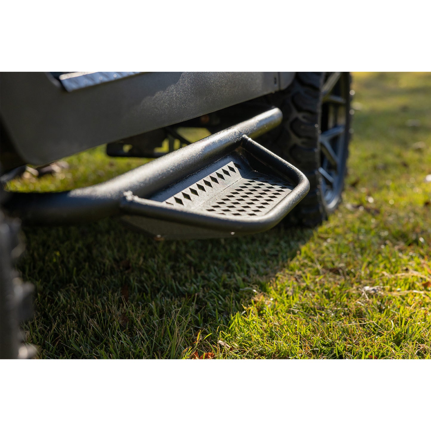 MadJax® Armor Nerf Bar with Drop-Down Side Step & Brackets – Club Car Precedent, Tempo & Onward