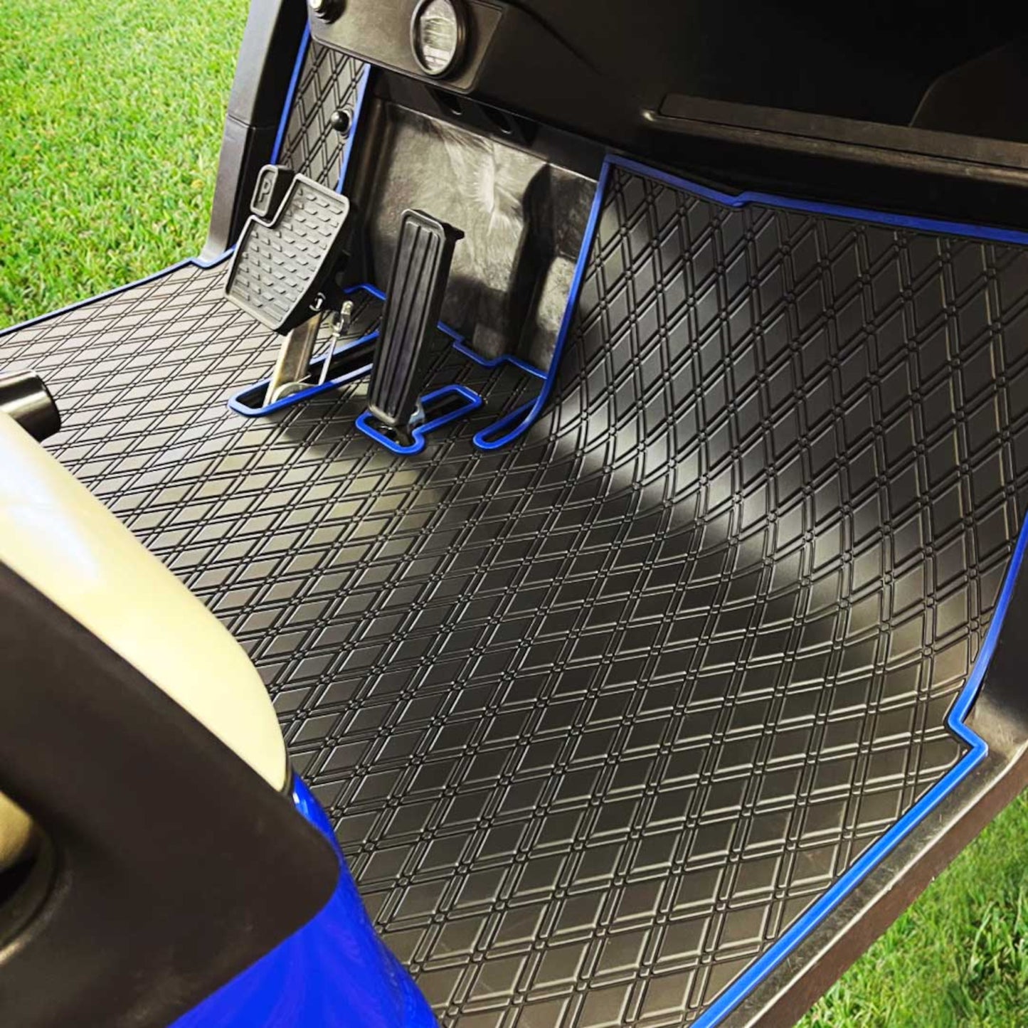 Xtreme Mats Full-Coverage Golf Cart Floor Mat | Yamaha Drive2 QuieTech EFI (2017+) / UMAX Rally – Black/Blue